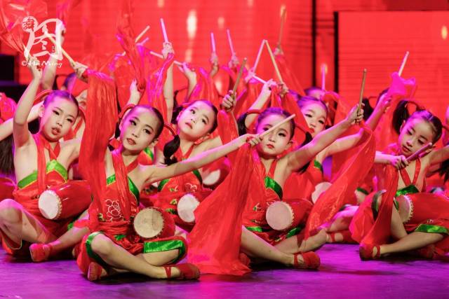 丝路少儿才艺荟演 《少年梦 中国梦 中国少年之歌》——大型舞蹈情景