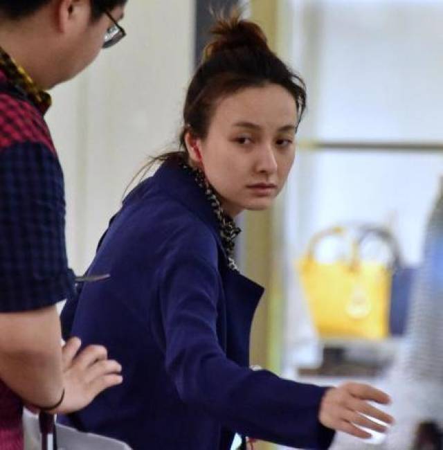 吴昕卸妆前后判若两人,潘玮柏看了会咋想?