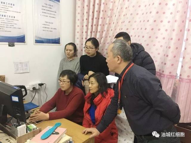 海尔尼沙先进事迹在克拉玛依区各工作队引起强烈反响