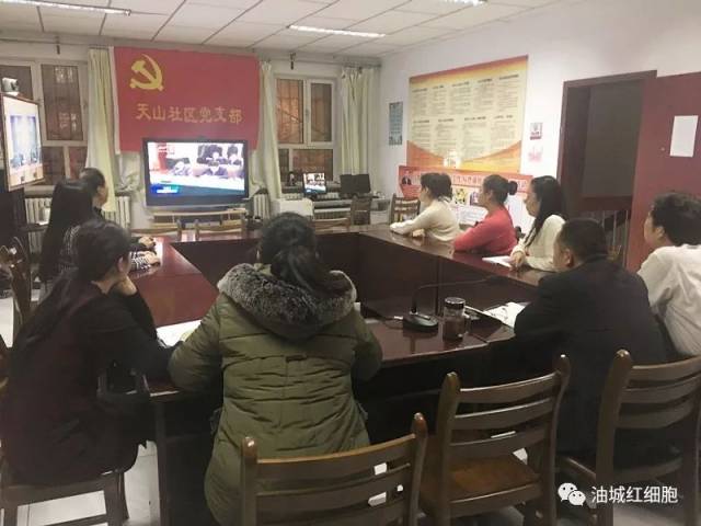 海尔尼沙先进事迹在克拉玛依区各工作队引起强烈反响