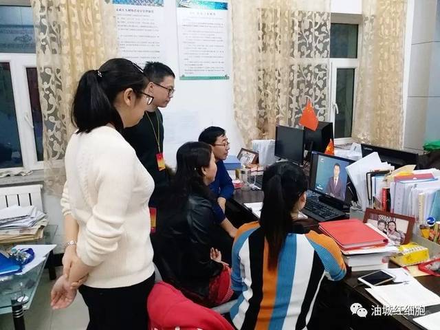 海尔尼沙先进事迹在克拉玛依区各工作队引起强烈反响