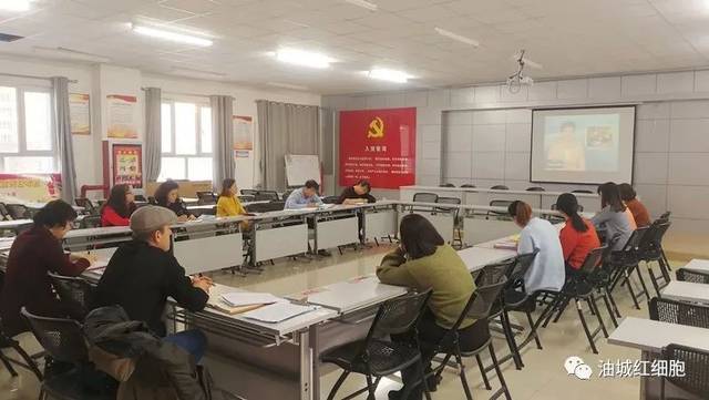 海尔尼沙先进事迹在克拉玛依区各工作队引起强烈反响