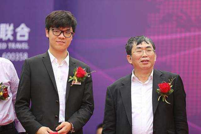 聂卫平罕见狠批柯洁,网友:感觉他没心思下棋了