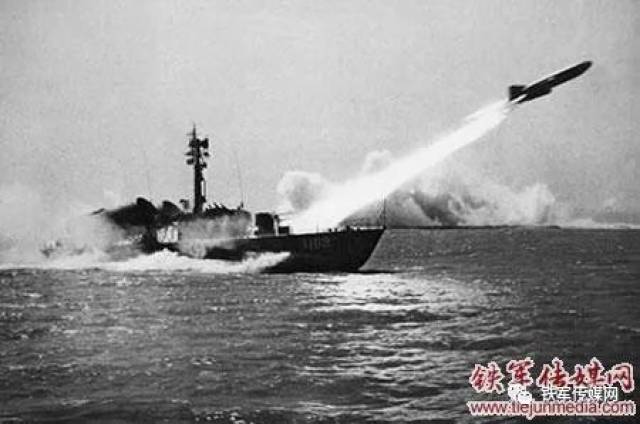 第一代国产舰舰导弹上游1号装备部队