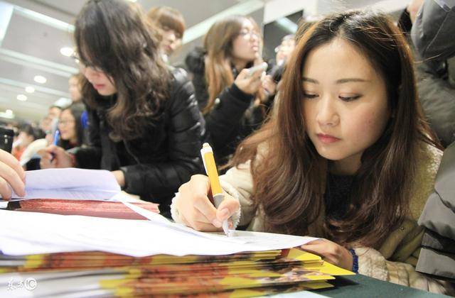 找工作时为何应届生优势高于往届生?