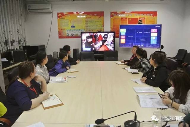 海尔尼沙先进事迹在克拉玛依区各工作队引起强烈反响