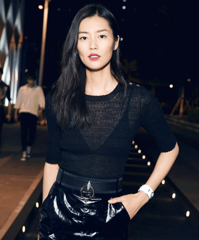 人人都爱的大表姐刘雯,现在几乎成了带货女王!