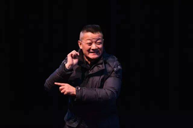 李鸿良江苏省演艺集团昆剧院国家一级演员，中国戏剧梅花奖得主。丑、付