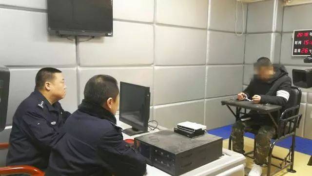 河北小情侣入住日租房,无意中发现居然有微型