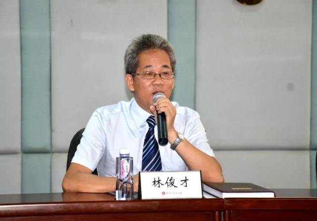 2017年4月,顺德在李中成立话题高中名班主任工作室,由省名班主任桂全区高中作文以v话题为800字图片