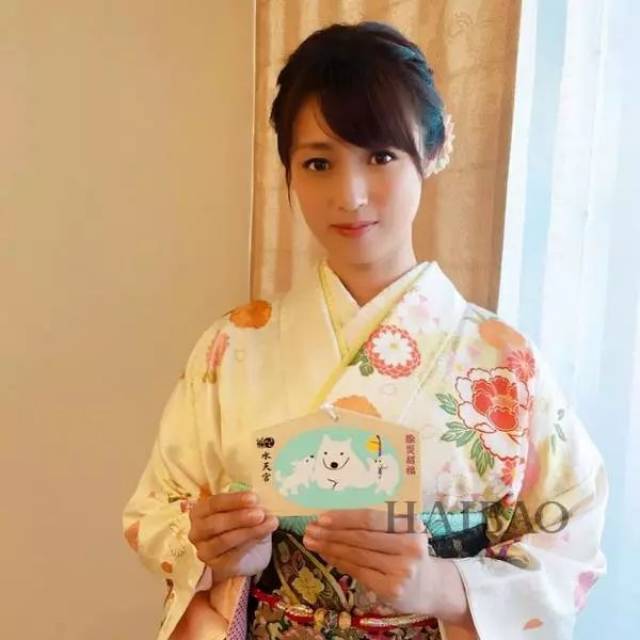 围观 年近50的梨花还被日本人赞为缪斯!婚后的佐佐木希还能这么美