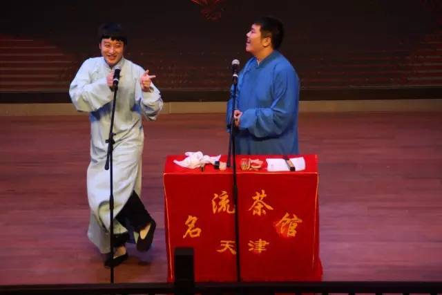 他和他又回来了,不笑趴到桌子底下算我输~还有免费门票拿!
