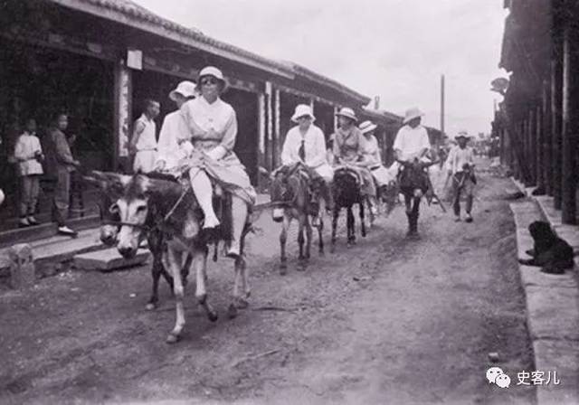 1917年-1919年,西德尼·甘博拍摄,北戴河骑驴的人外国人