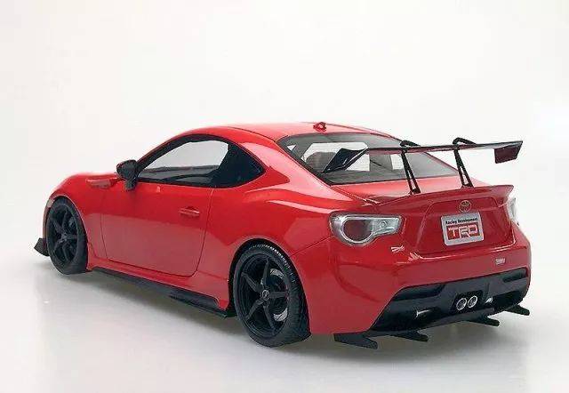 新闻周报 | autoart 复刻豆腐 86,京商 马自达 mx-5,one model 三菱