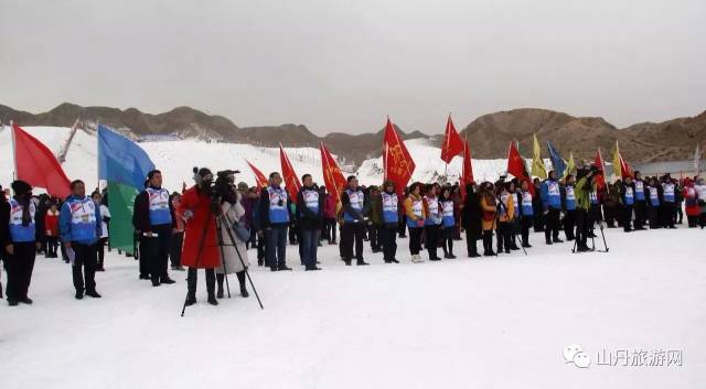 世界雪日暨国际儿童滑雪节分会场活动在山丹县大佛寺景区佛山滑雪场