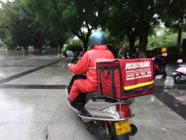 帮啦跑腿小哥日志│送小孩上医院