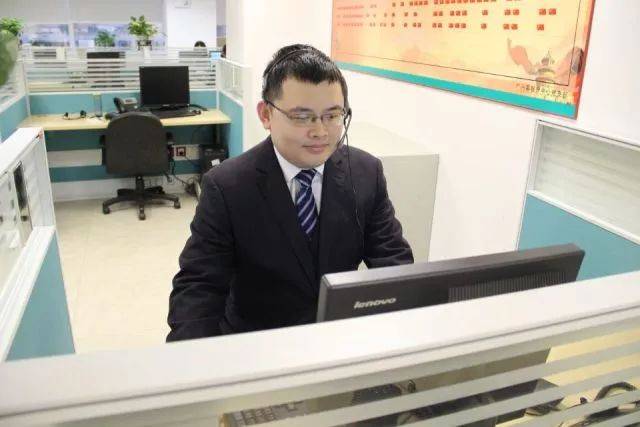 给农行客服打Call--隔着电话看到你,只需