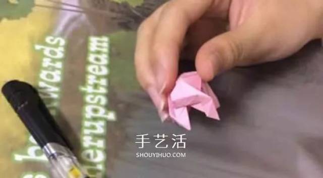 便签纸折花的教程 迷你玫瑰花手工折纸图解
