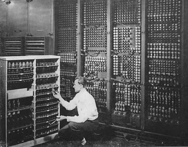 1948年 晶体管电脑