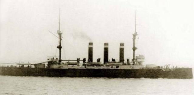同机的陈锡纯却发现日军旗舰"出云号"(一艘排水量近万吨的装甲巡洋舰