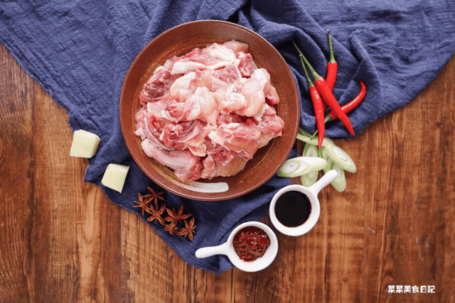 别叫外卖了!这一锅多简单呀,谁做都好吃!