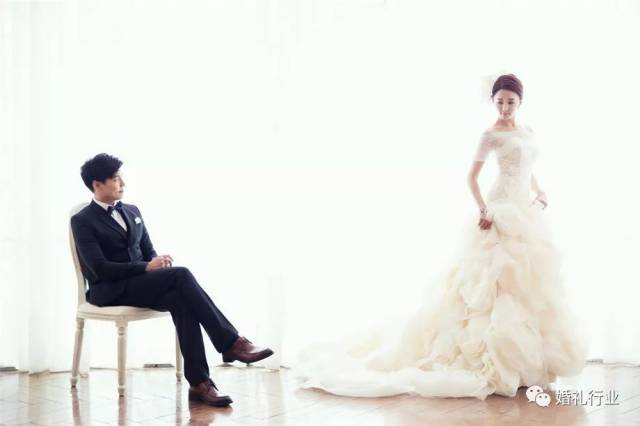 矮个子男生如何拍好婚纱照