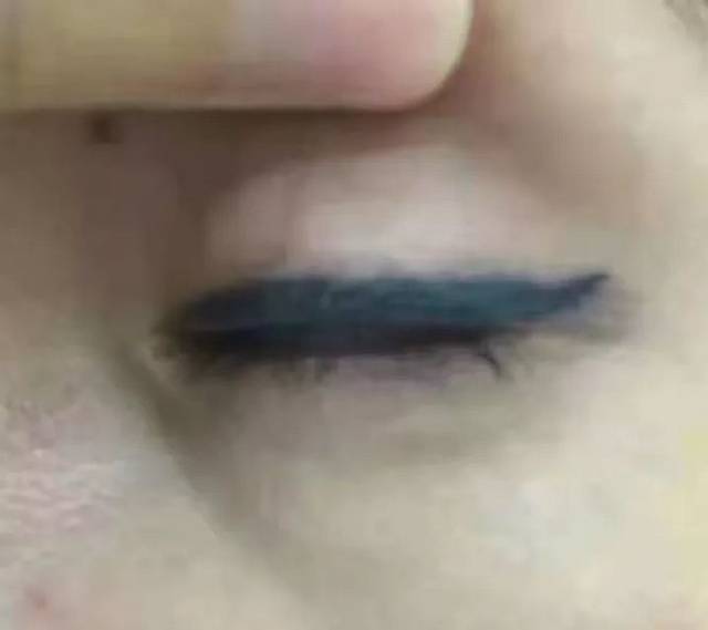 美瞳线,自然刚刚好!