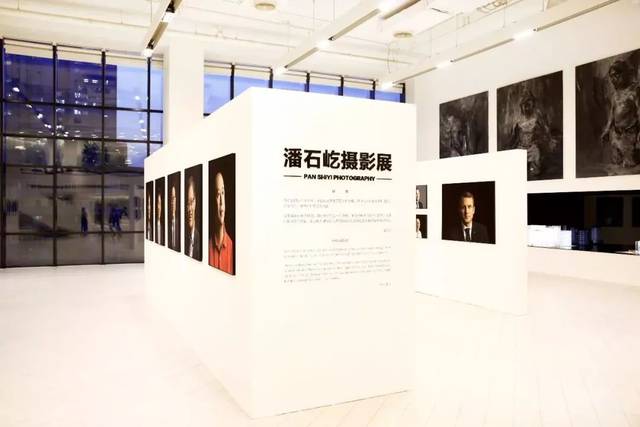 22-2.22丨潘石屹首次免费向公众开放的个人摄影展