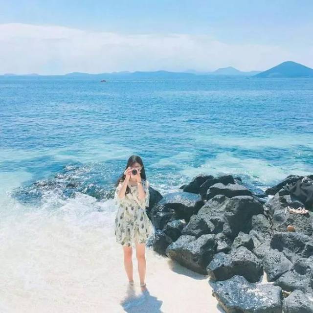 字头女生这样拍唯美!透明感十足的头像太好看了!头像的女生a字头像带图片