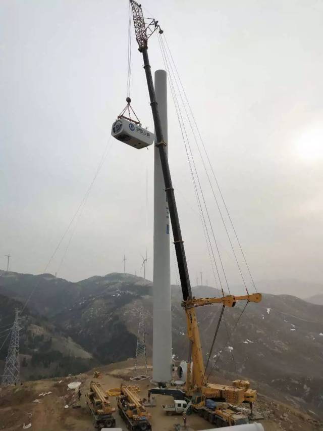 260t汽车吊助力河南风电场二期项目首台风机顺利吊装