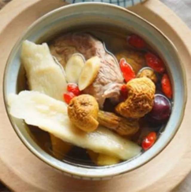 芪杞炖子鸡——补中益气