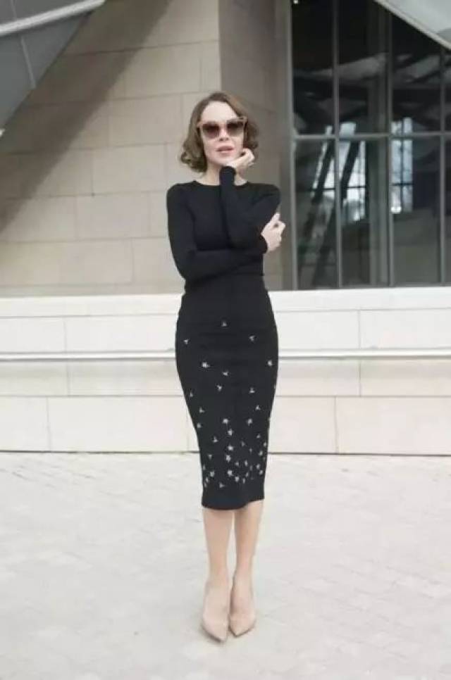 时尚潮流:参加婚礼穿什么礼服好?明星参加婚礼穿着礼服图片示范
