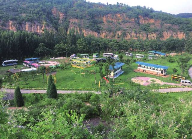 喀左人均耕地_牛耕地图片