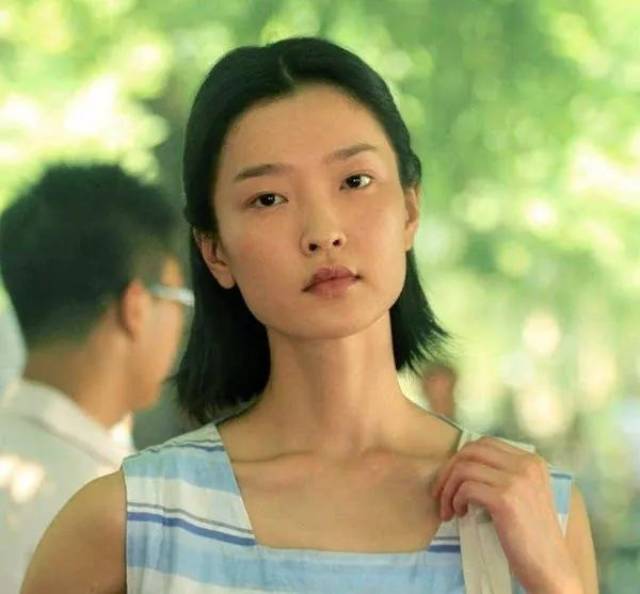 杜鹃恋情疑曝光,她的禁欲系高级脸真美(普通人如何打造「高级感」)