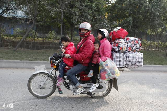 10张图看摩托车返乡,农民工兄弟的过年回家路!