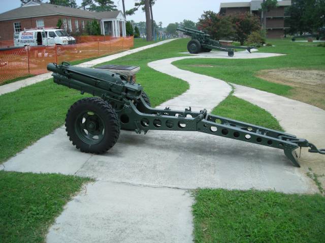 这个75毫米口径榴弹炮m1是一个由美国设计的大炮.设计于20世纪20年代.