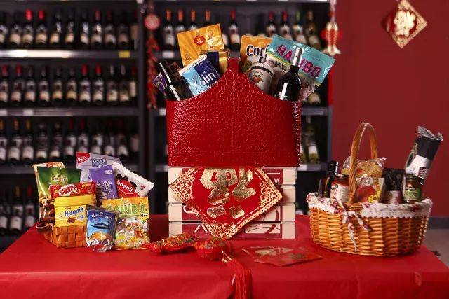 city shop offers chinese new year gift