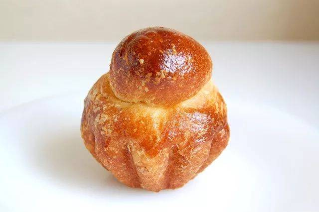 欧修(brioche)是非常著名的法式面包之一,制作需要用到大量鸡蛋和黄油