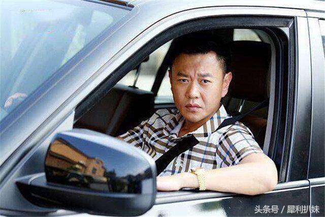 《蜗居》的导演滕华涛曾说,自己让冯嘉怡拍戏,不是因为关系好,而是他