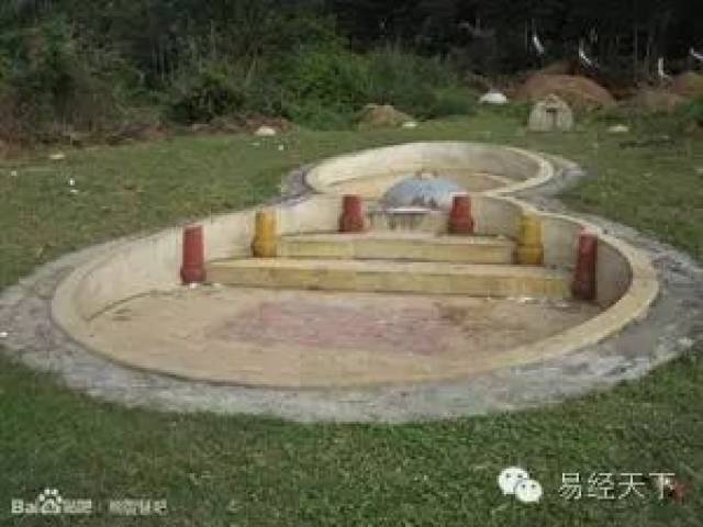 广西陆川客家人坟墓造型,图片尺寸:300×225,来自网页:http://m.