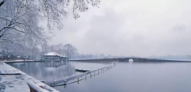 杭州西湖初雪,断桥残雪再现!