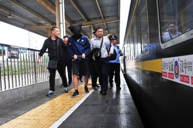 利用手机“二维码”骗钱 西安侦破特大网络诈骗