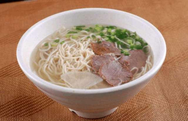 别看日本的美食之神了!中国拉面师傅一根针眼