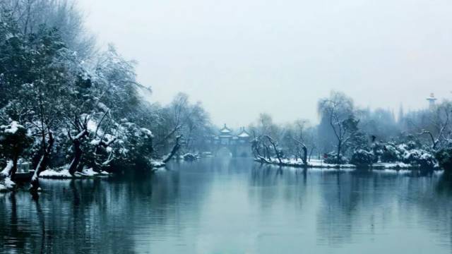 那年一个人专门坐了20多个小时的火车跑去西湖看断桥残雪