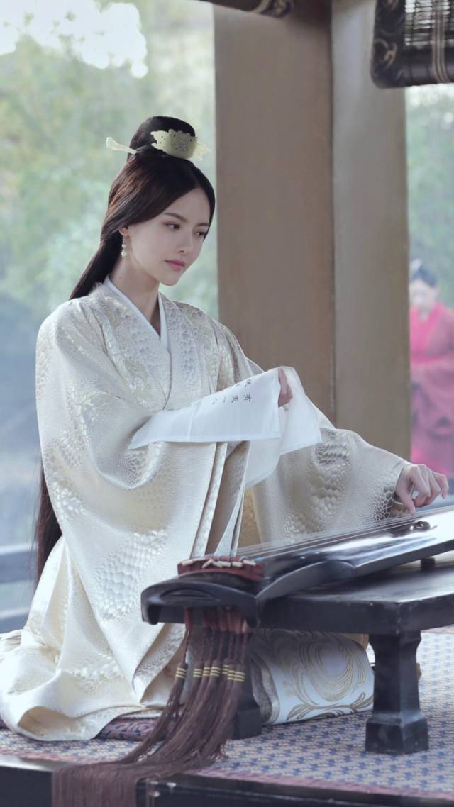 最美甄宓将要搭档林更新,出演热门小说《听雪