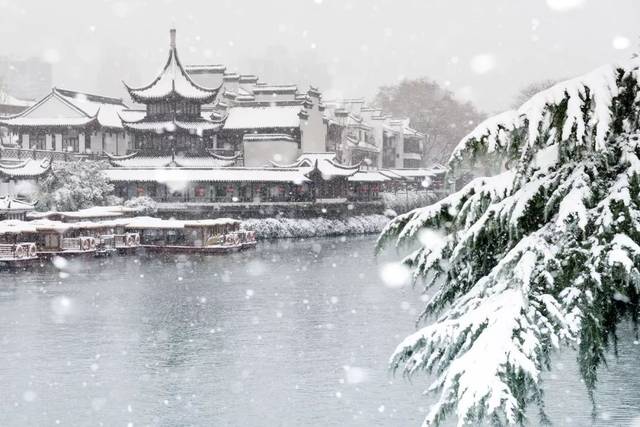 雪后紫金山恐惊天上人