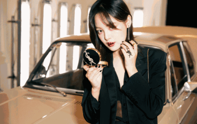 辛芷蕾挑战一镜到底不做作,她的美是高级又性感,迷人不反感.