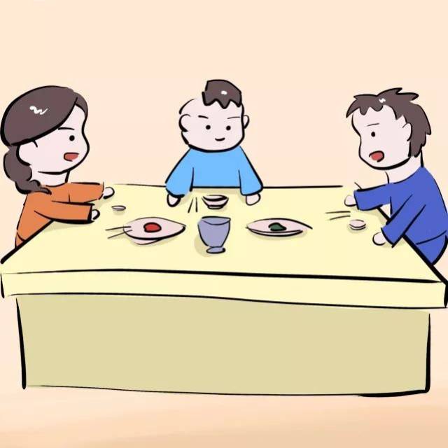 从小就跟父母在一个饭桌上吃饭的孩子,7岁后会看到明显的差距