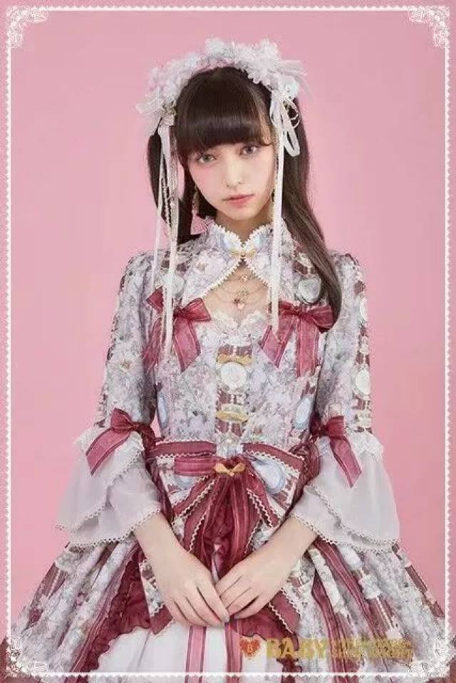 希望各位小仙女都可以穿着美美的lo裙和小伙伴们开心的出门玩.