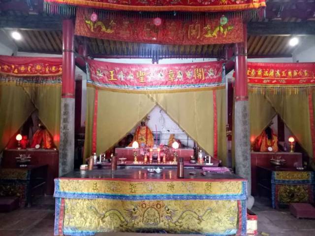 陈元光父子前赴后继,筚簬蓝缕,平乱开漳,陈元光文韬武略,膺任首任漳州